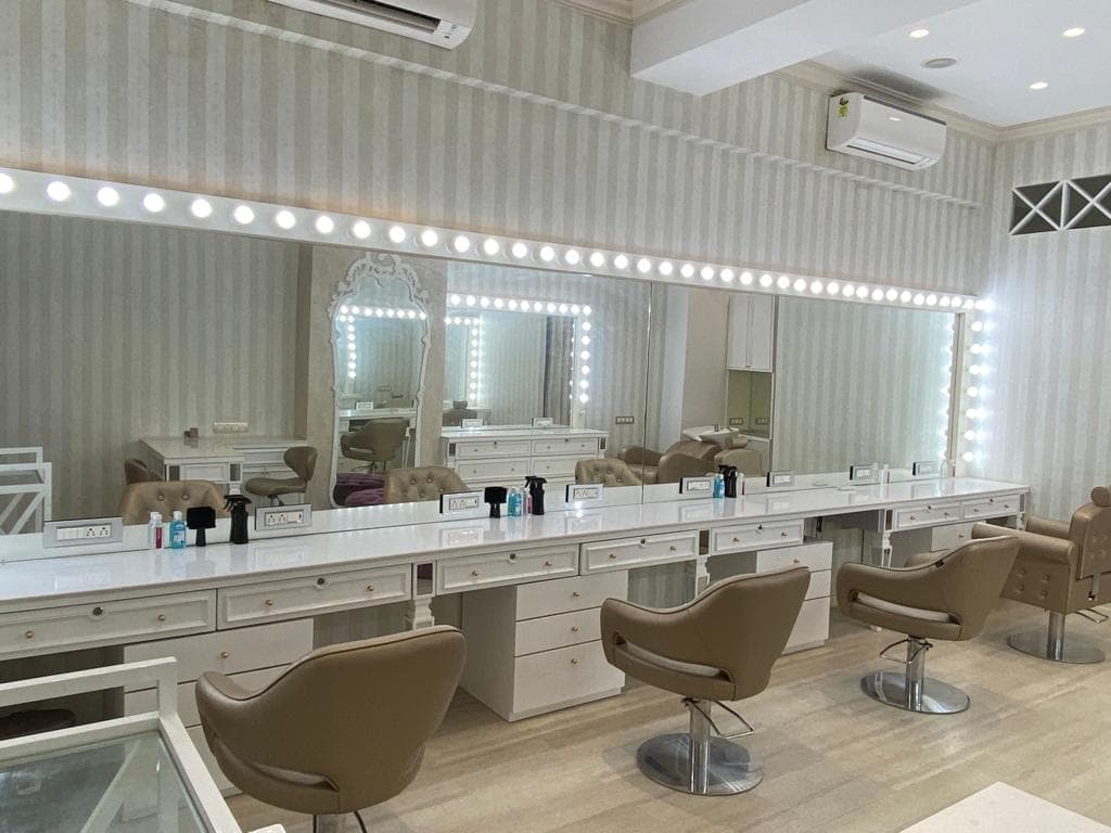 HD Unisex Salon - Thaltej photo 1