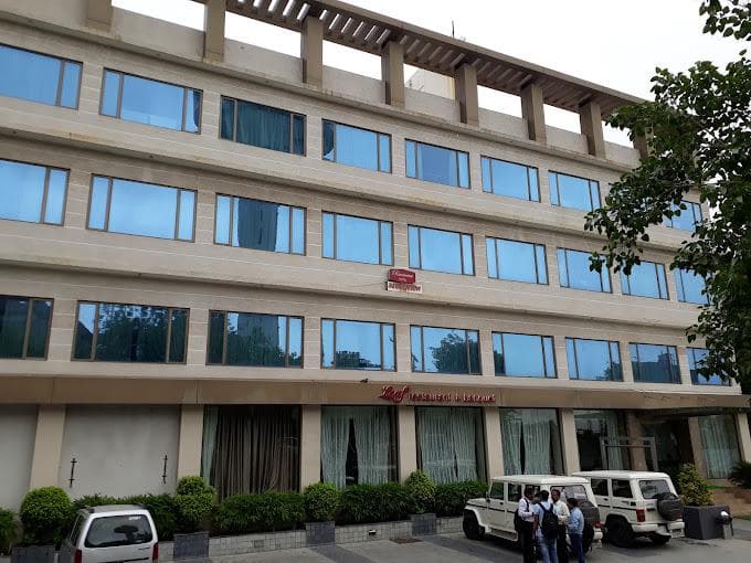 Leaf Restaurant - Hotel Riverview - Ashram Road photo 2