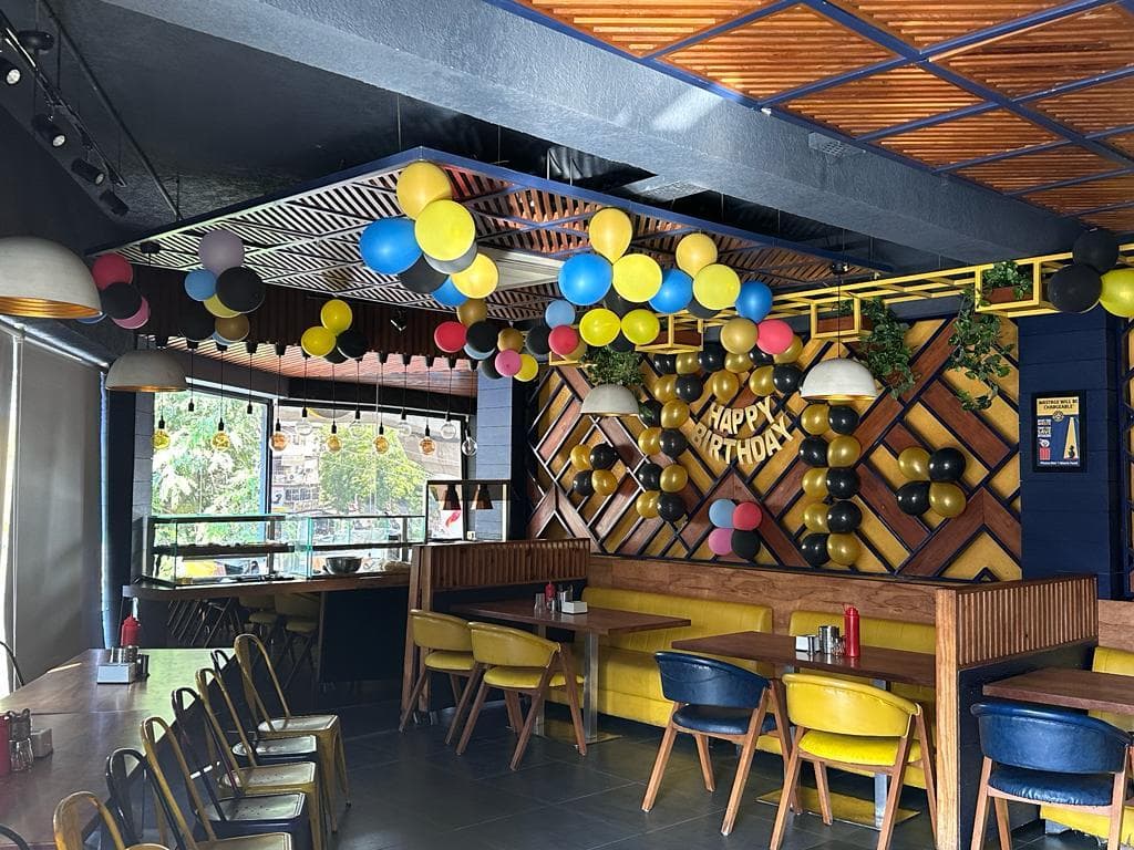Papa Louie's Pizza - Vastrapur photo 2