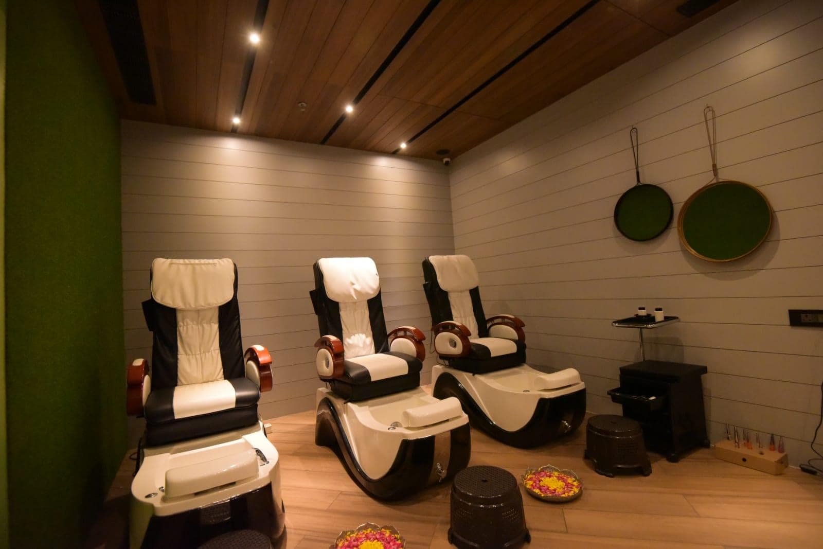 Pamper Palace Unisex Salon & Spa photo 3