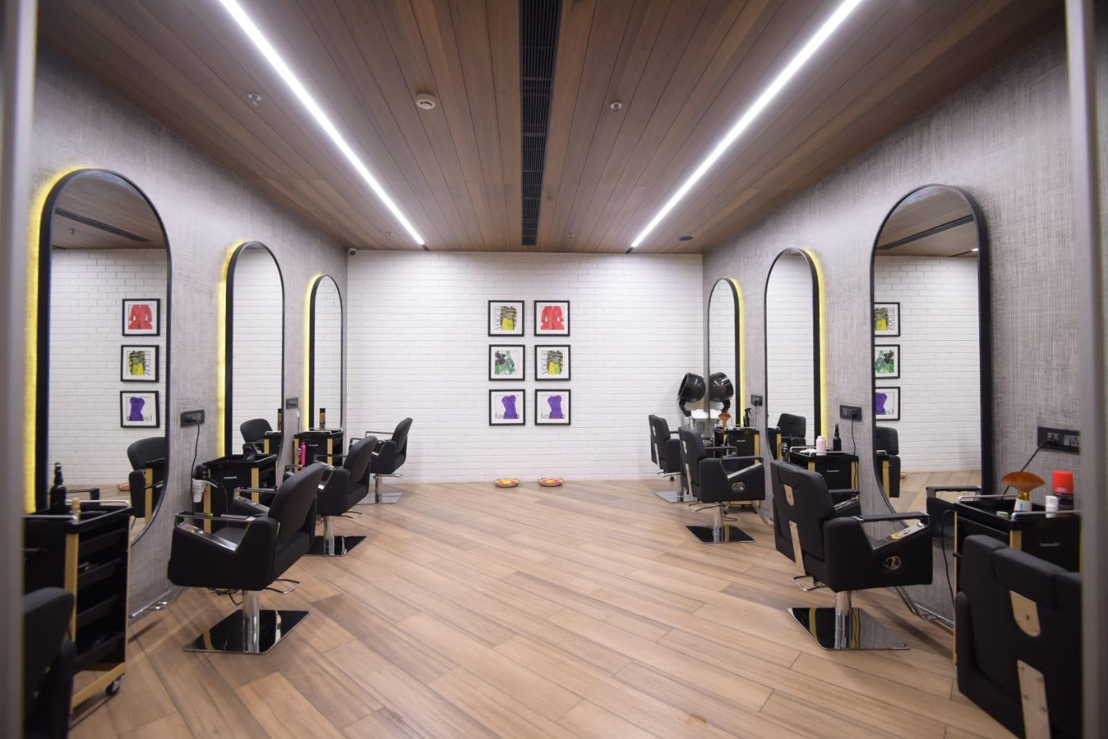Pamper Palace Unisex Salon & Spa photo 6