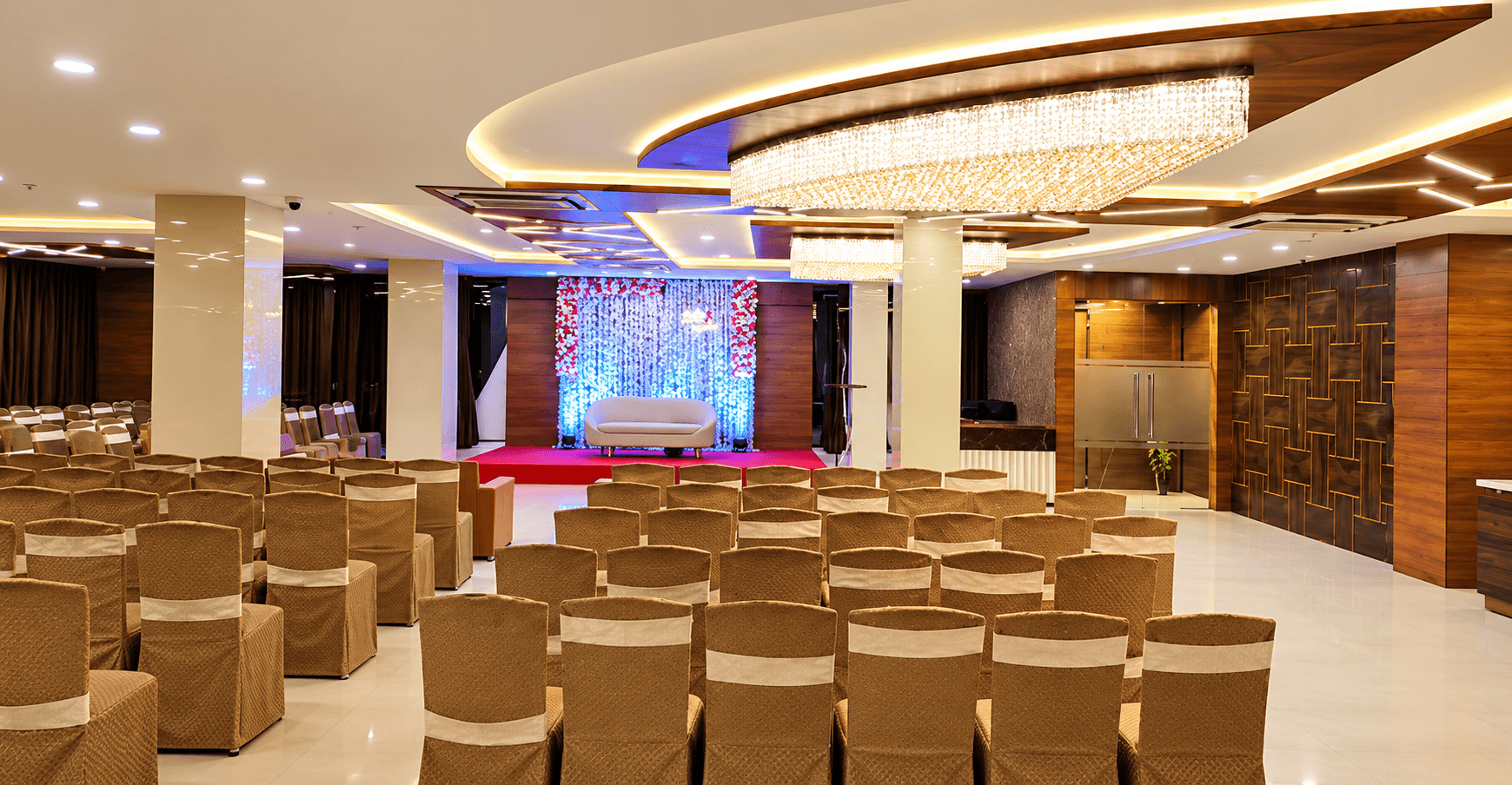 Delite Banquet & Rooftop Banquet - Motera