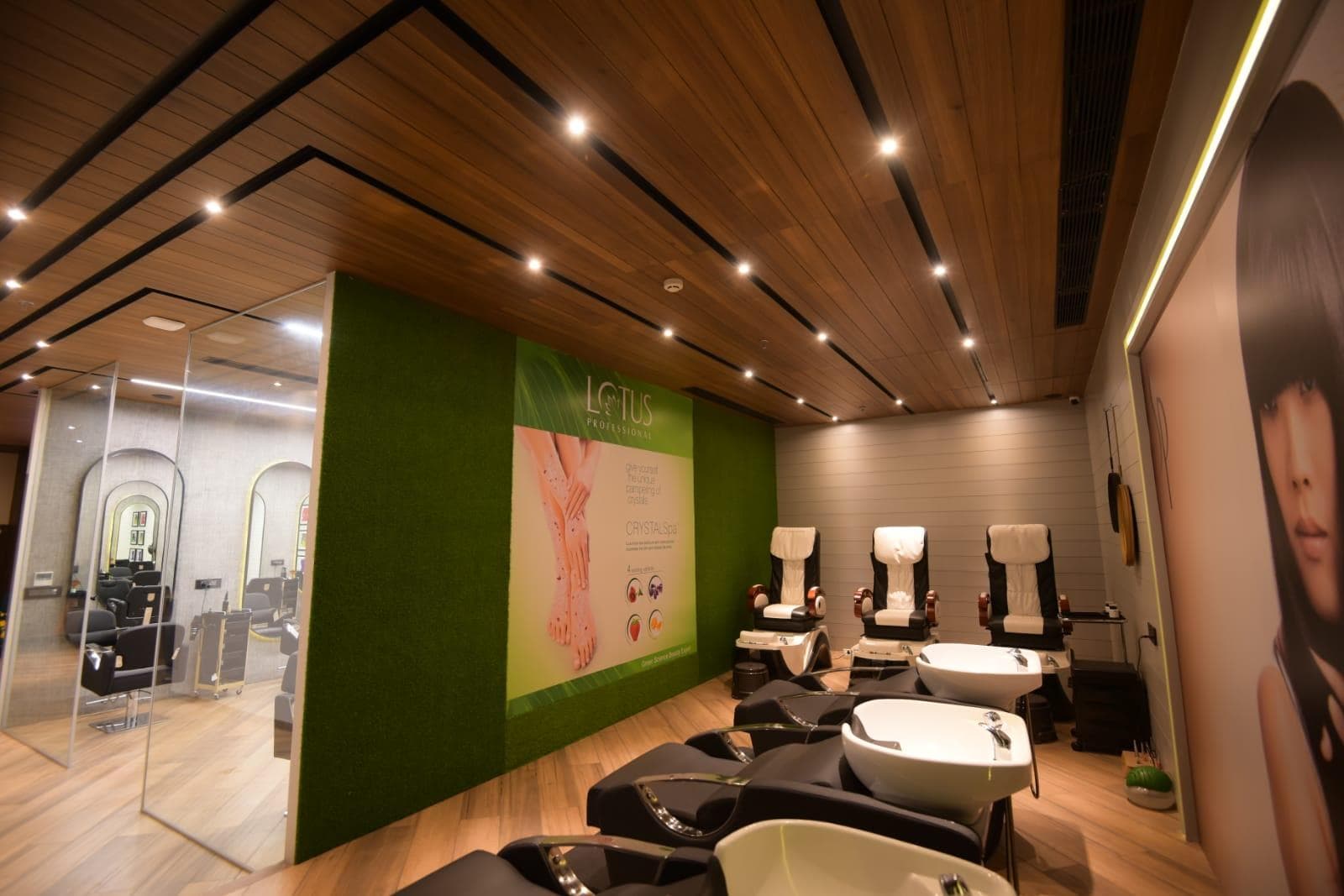 Pamper Palace Unisex Salon & Spa photo 5