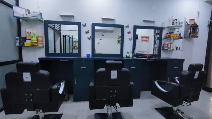 Hair Cut, Hair Spa, Root Touch Up, Head Massage : Flat 50 %Off.