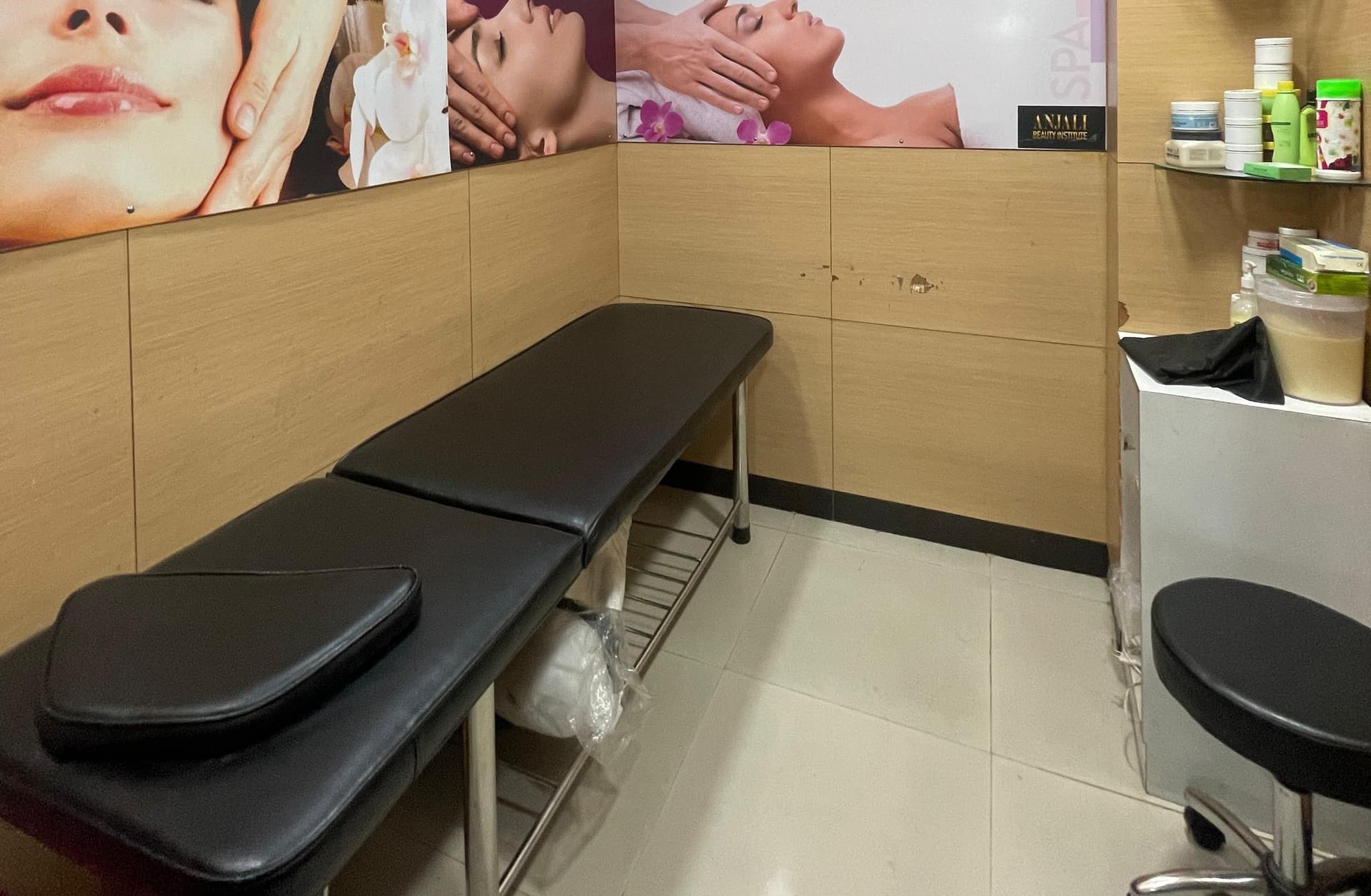 Nikita Beauty Salon - Maninagar photo 4