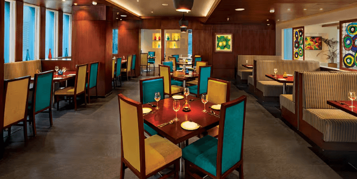 Citrus Cafe - Lemon Tree Hotel - Sayajigunj